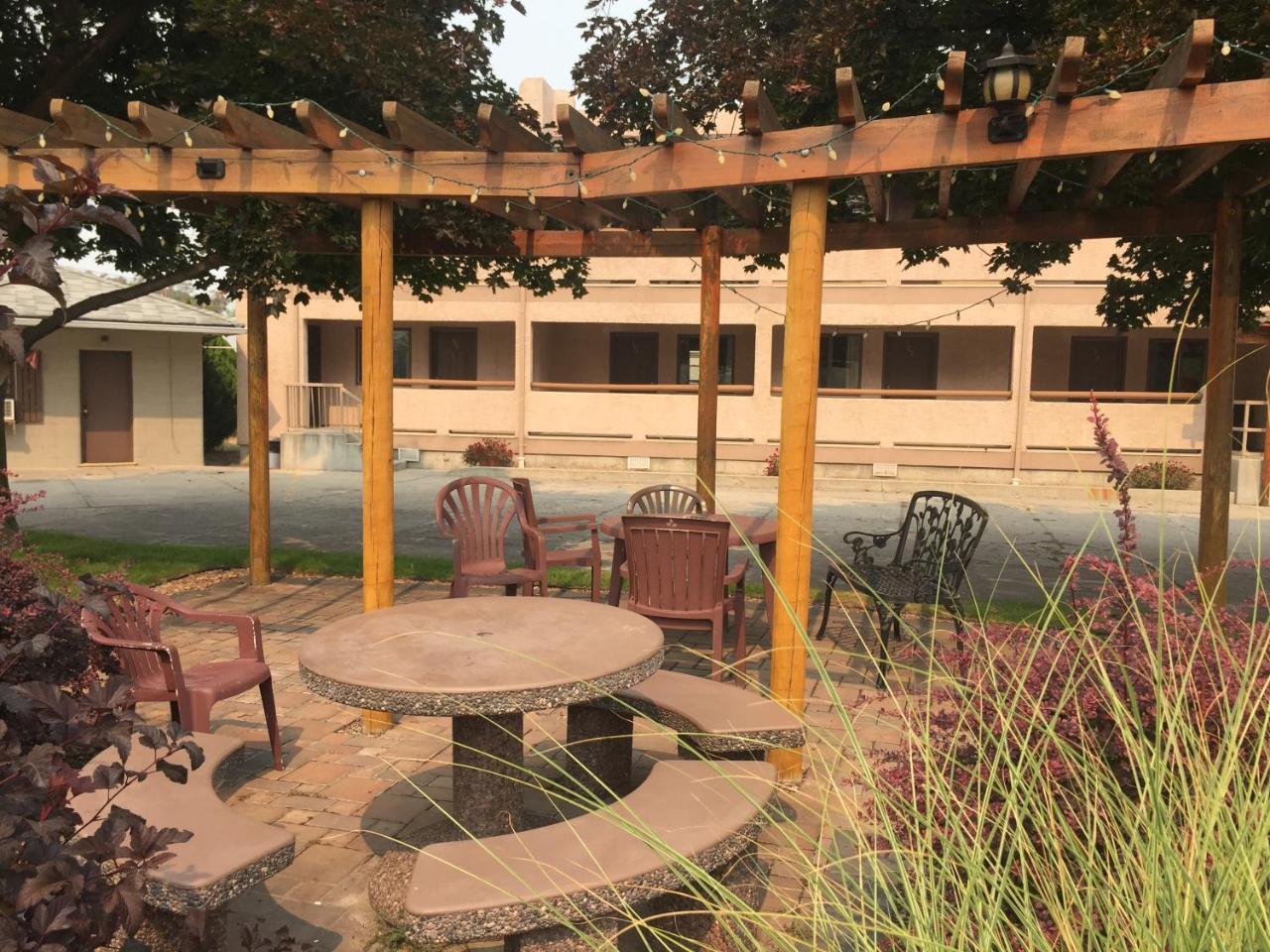 Avalon Inn オソヨース エクステリア 写真